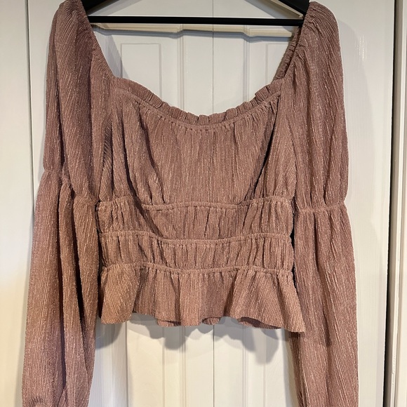 Aster Cinched Plisse Top In Blush - Picture 2 of 4